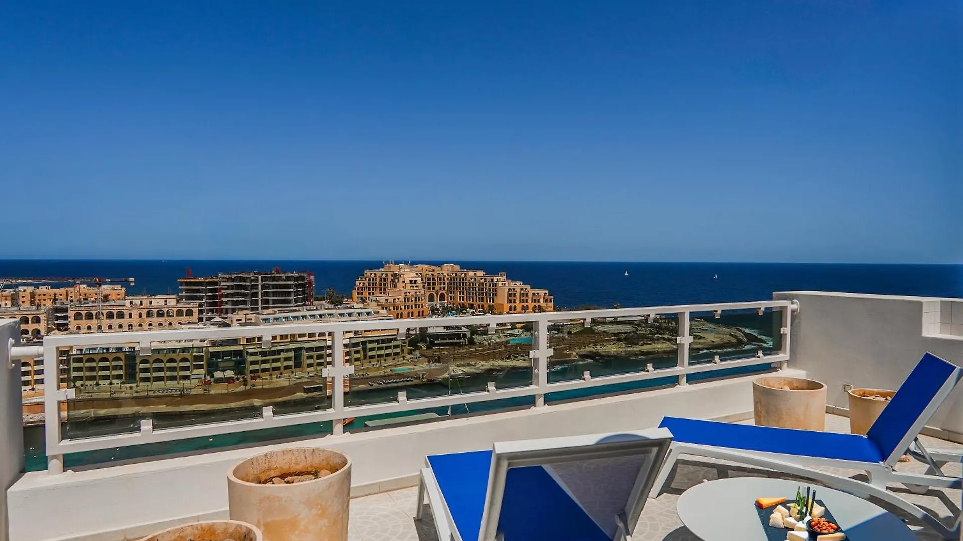 Elegant Penthouse With 5 Terraces & 180 Views In St Julian'S By Solea Apartment Saint Julian's Malta